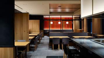 Breakfast, lunch and dinner served