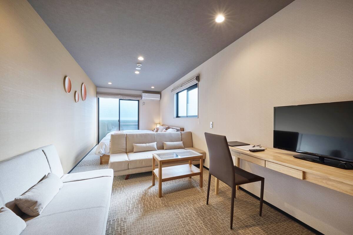Comfort Quadruple Room | Desk, laptop workspace, free WiFi, bed sheets