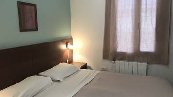 Economy Double Room, 1 Katil Ratu (Queen) | Wi-fi percuma, cadar katil