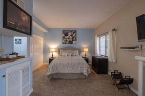 1 dormitorio, tabla de planchar con plancha, wifi y ropa de cama