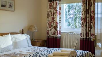 Apartment, 2 Bedrooms | Iron/ironing board, free WiFi, bed sheets