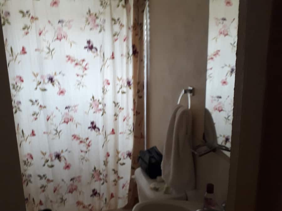 Ducha, artículos de tocador gratuitos, secador de pelo, jabón