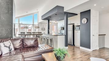 TV, fireplace, DVD player, stereo