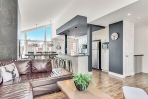 TV, fireplace, DVD player, stereo