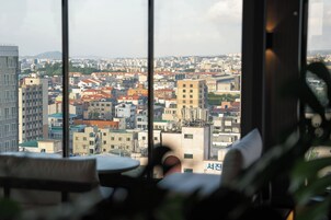 숙박 시설에서 보는 시내 전망