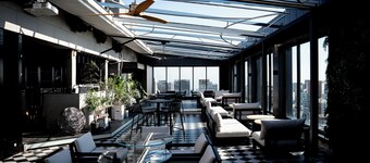 แม็กซ์ เจจู, อะ เมมเบอร์ ออ  ฟ เอช รีวอร์ดส์