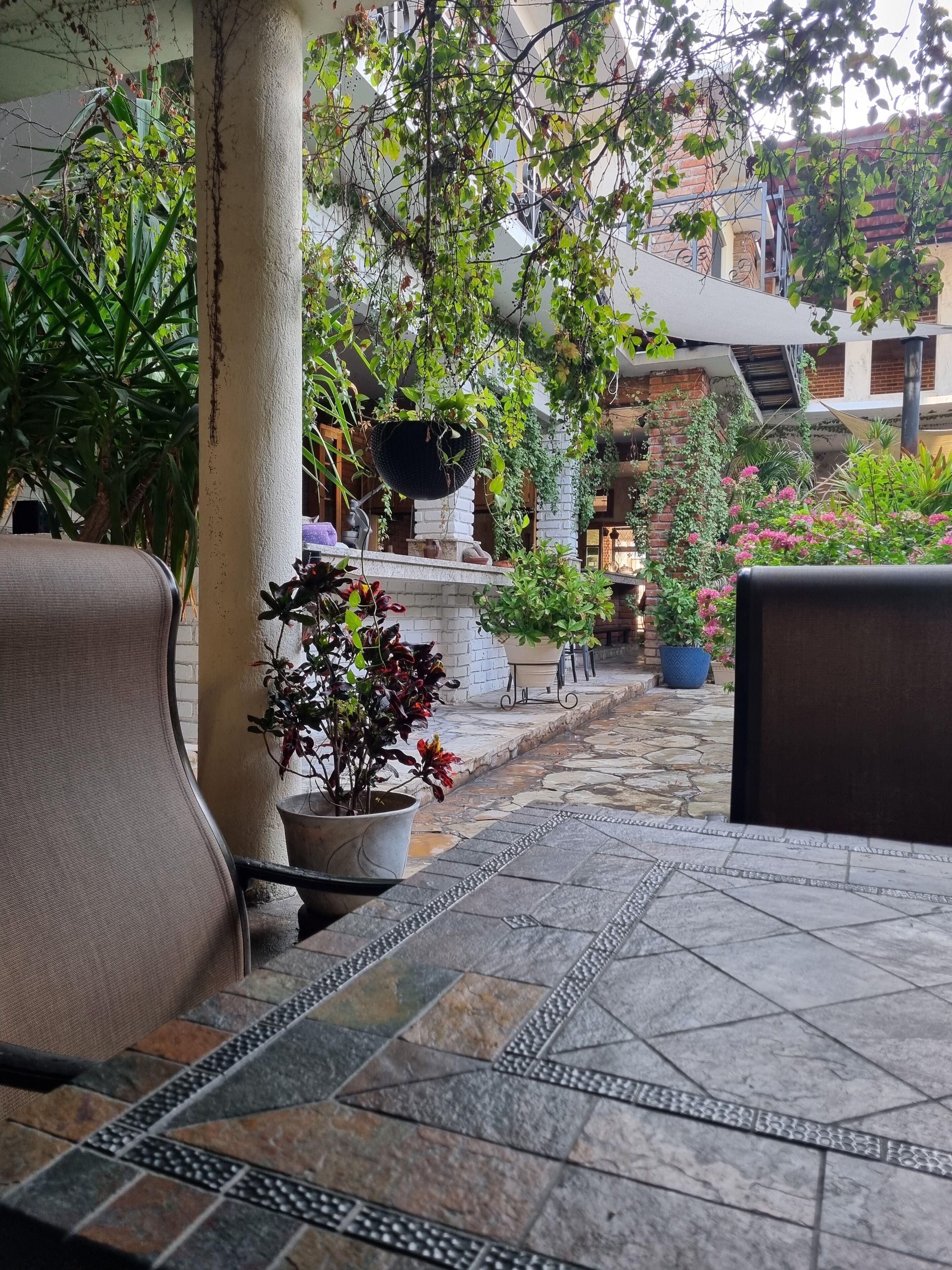 43-inch Smart TV with satellite channels, TV, Netflix