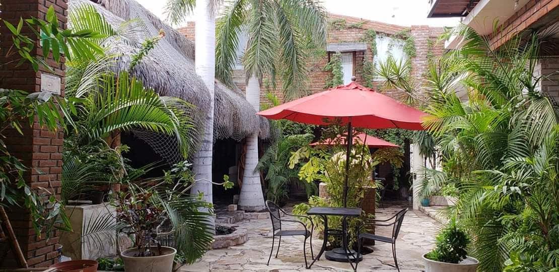 Habitación estándar, 2 camas Queen size, refrigerador, vista al patio | Terraza o patio