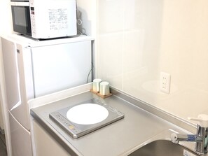 Standard Double Room | Private kitchenette | Fridge, microwave, stovetop