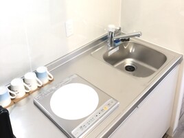 スタンダード ツインルーム | 専用簡易キッチン | 冷蔵庫、電子レンジ、コンロ