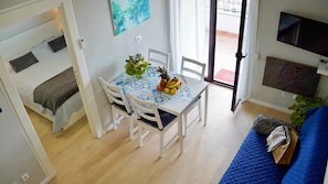 1 bedroom, internet, bed sheets
