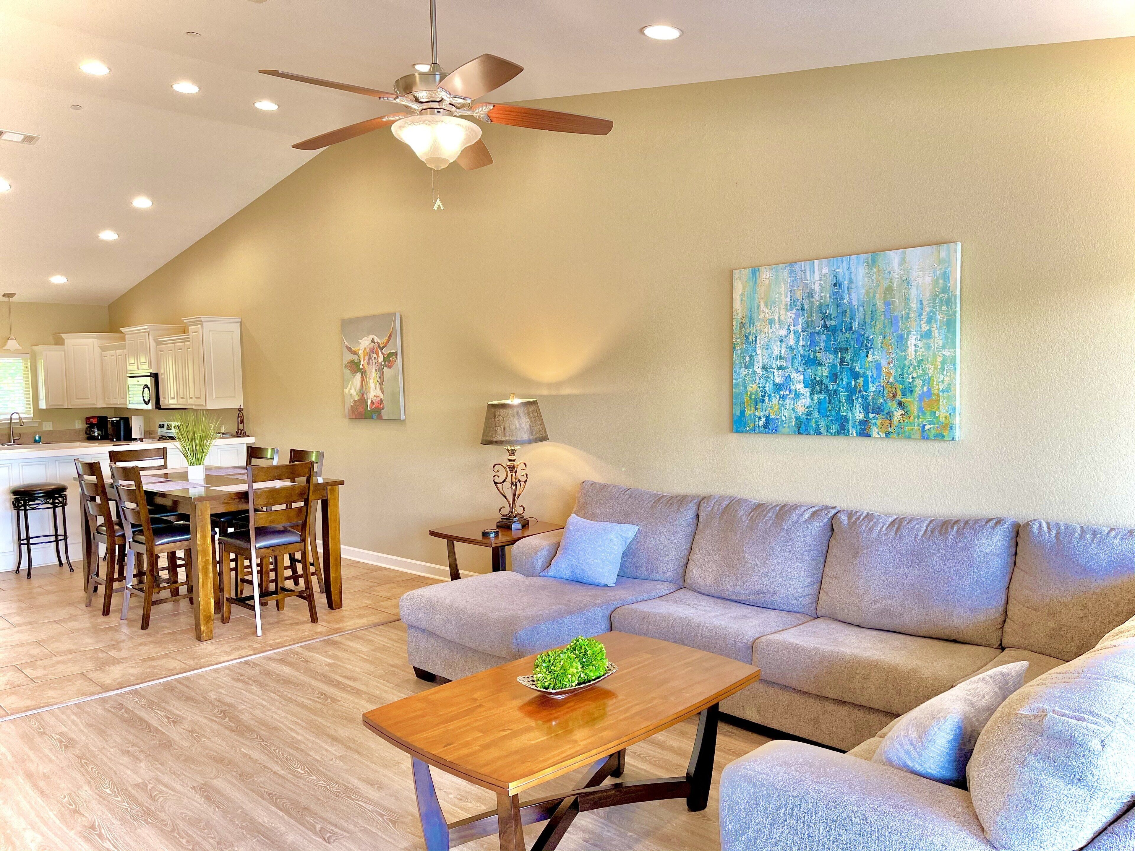 Smart TV, fireplace, Netflix, Hulu