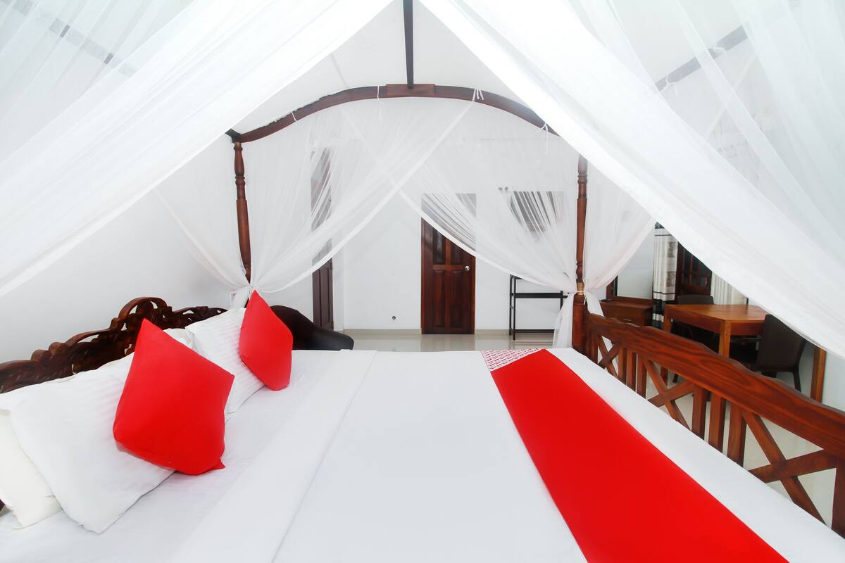 Family Room | 1 bedroom, desk, laptop workspace, free WiFi