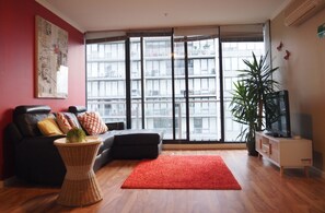 Apartment, 2 Queen Beds, Garden View | Living area