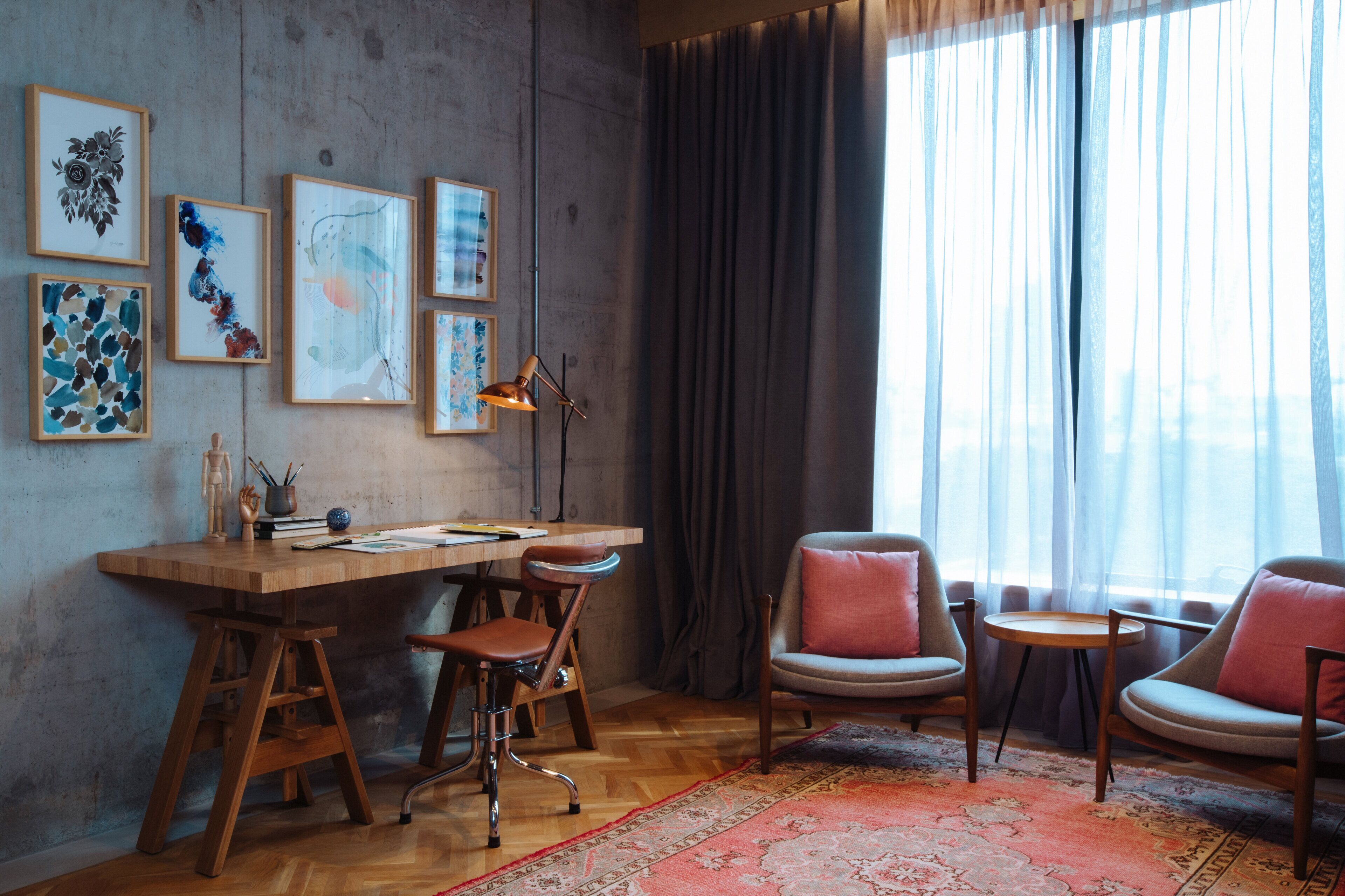 room to draw | premium bedding, minibar, in-room safe, desk