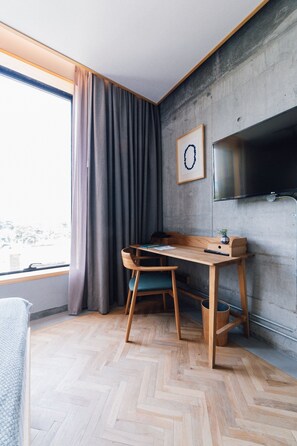 Quarto (City) | Roupas de cama premium, frigobar, cofres nos quartos, escrivaninha