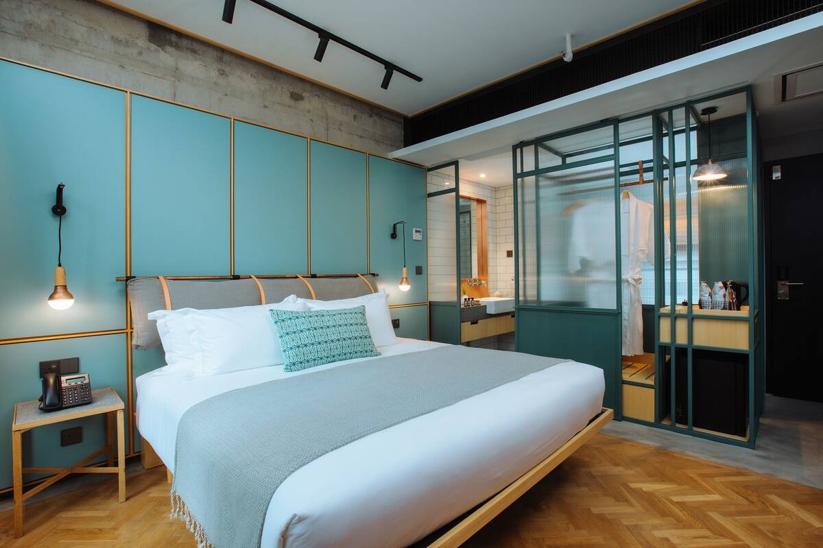City Room  | Premium bedding, minibar, in-room safe, desk