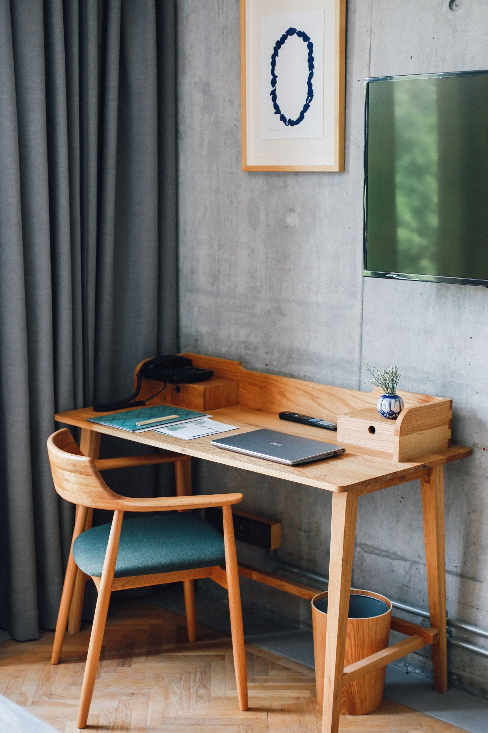 city room  | premium bedding, minibar, in-room safe, desk