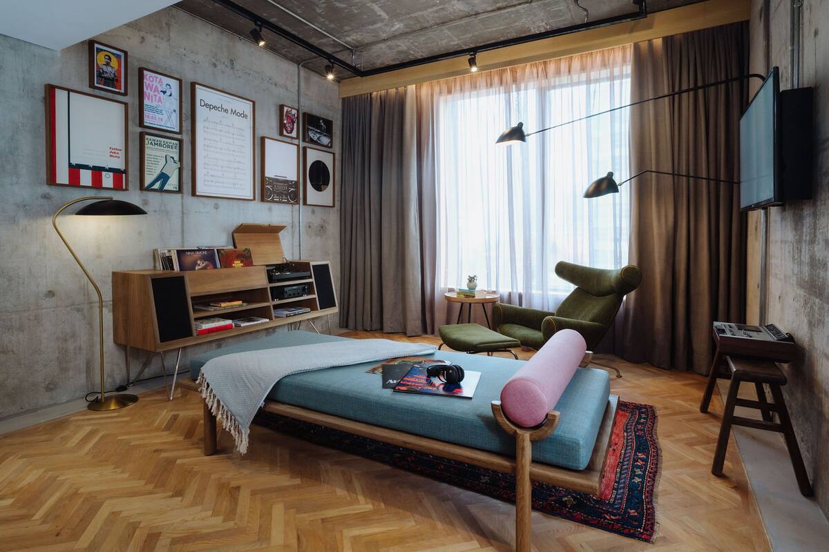 Room to Listen | Living area | 43-inch Smart TV with satellite channels, TV, Netflix