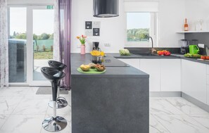 Fridge, stovetop, dishwasher, coffee/tea maker - 3 bedroom gorgeous home in Pula (Pula)