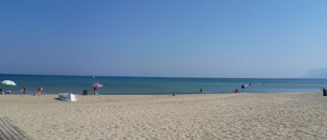 Beach nearby, sun loungers