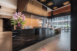 Reception - Loft Bangkok Hotel (Bangkok)