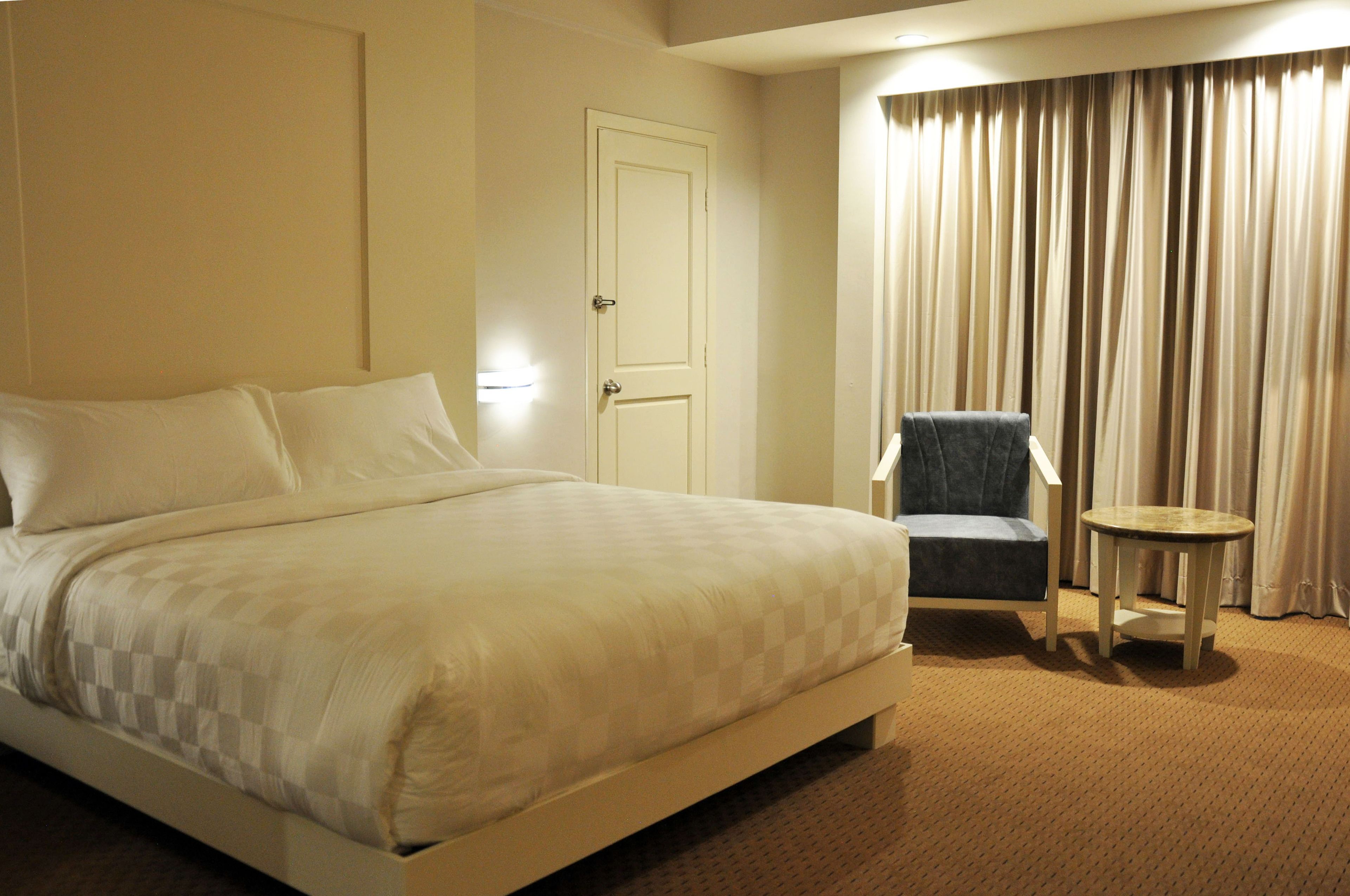 Deluxe Double Room | In-room safe, desk, laptop workspace, WiFi (free)