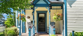 Victorian Secrets 1897 Home - Curious? Eclectic, convenient & ❤️ of wine country