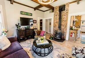 Smart TV, fireplace, stereo, printers