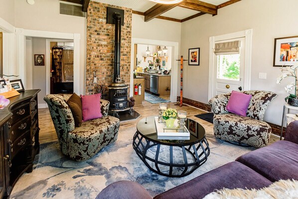 Smart TV, fireplace, stereo, printers