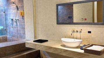 Double Room, Non Smoking (C) | Bathroom | Separate tub and shower, jetted tub, free toiletries, hair dryer