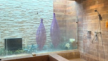 Double Room, Non Smoking (C) | Bathroom | Separate tub and shower, jetted tub, free toiletries, hair dryer