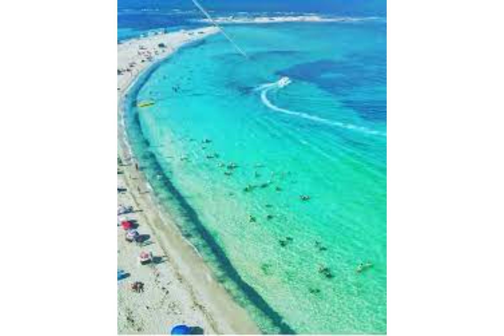 Chaises longues, serviettes de plage