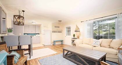 UUSI LUETTELO! Kapteeni Gosnold Village - 1 makuuhuoneen mökki (16A) - Kävele Beach & Main Streetille