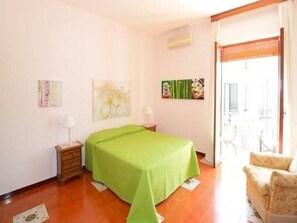 3 bedrooms, iron/ironing board, WiFi, bed sheets - Holiday Home: Alessia N ° 2 (Taormina Historic Center) Via Giardinazzo Nr 36 (Taormina)