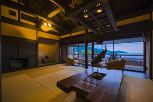 Habitación, vistas al mar (Japanese Western Style, Open-air Bath) | Sala de estar | Una televisión de pantalla plana