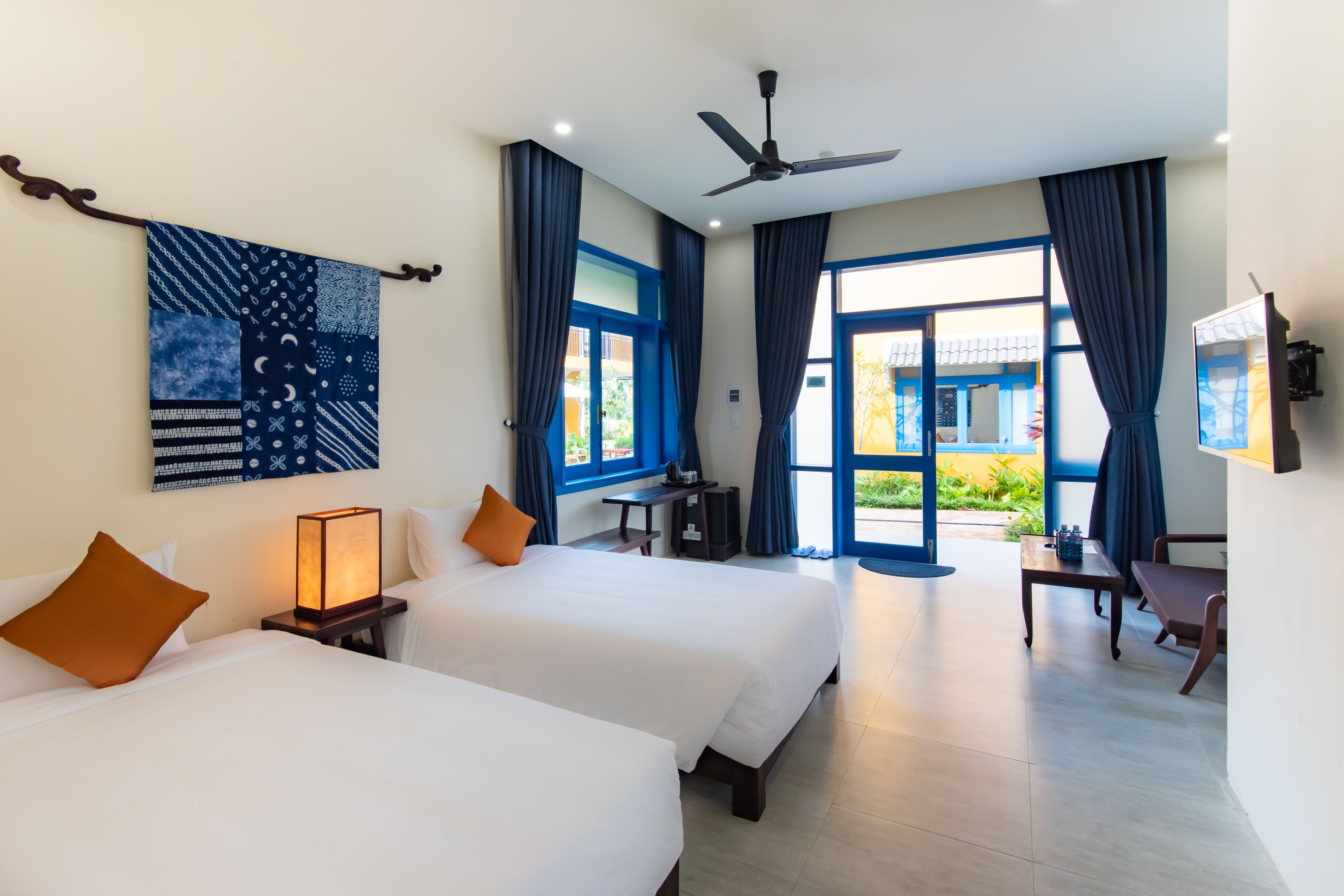 Family Room | In-room safe, desk, soundproofing, iron/ironing board