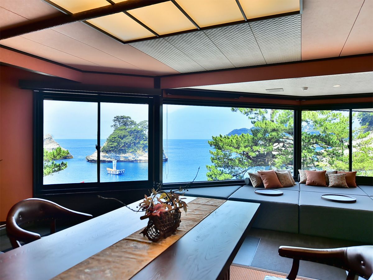 Phòng, quang cảnh biển (Private Open-air Bath, Second Room) | Bộ đồ giường cao cấp, chăn bông, minibar, két bảo mật tại phòng 