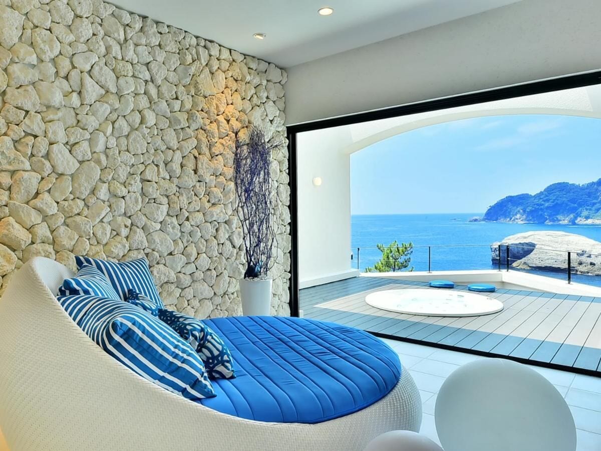 TV màn hình phẳng 