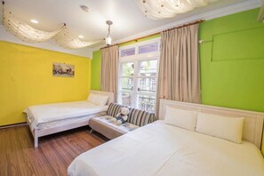 Habitación cuádruple estándar, no fumadores | Escritorio, cortinas opacas, camas supletorias y wifi gratis