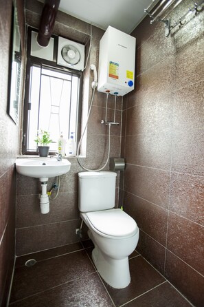 Shower, free toiletries, hair dryer, slippers