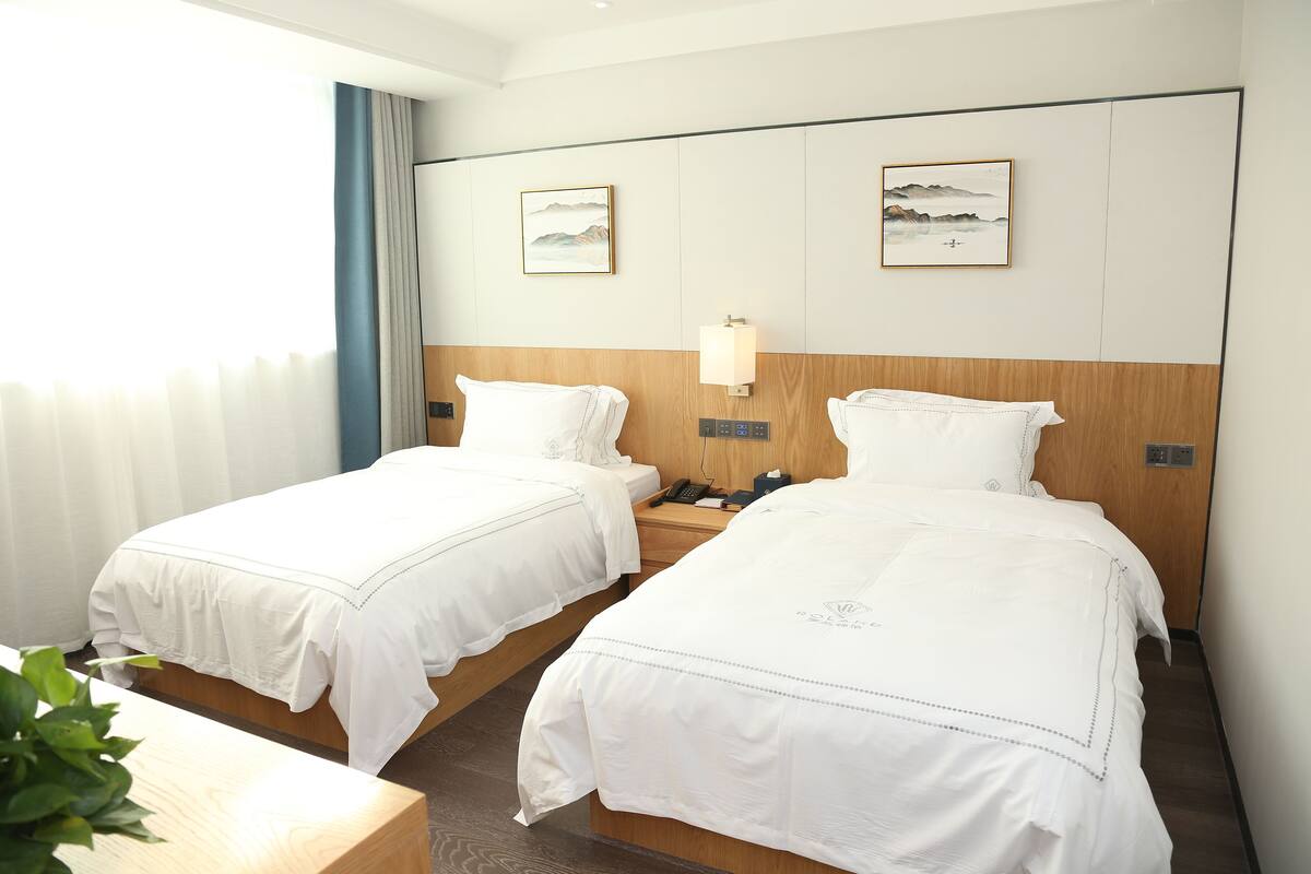 Elite Twin Room