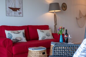 TV - Seestern - Elevator, Balcony, Underfloor Heating, TV, First Row Waterfront (Olpenitz)