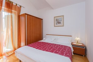 7 Schlafzimmer, Bügeleisen/Bügelbrett, kostenloses WLAN, Bettwäsche