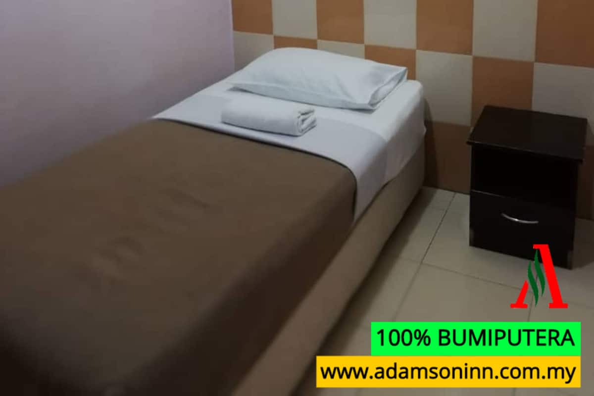 Standard Single Room, 1 Twin Bed, No Windows | Living area | Flat-screen TV
