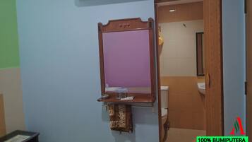Standard Single Room, 1 Twin Bed, No Windows | Living area | Flat-screen TV