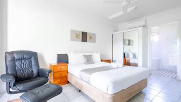Executive Room, 1 Katil Ratu (Queen) (Spa) | 1 bilik tidur, meja, ruang kerja komputer riba