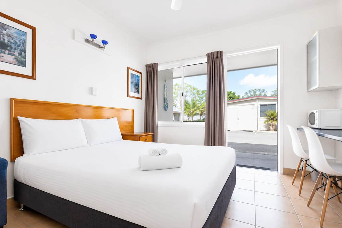Habitación estándar doble | Escritorio, espacio para trabajar con un portátil, cortinas opacas