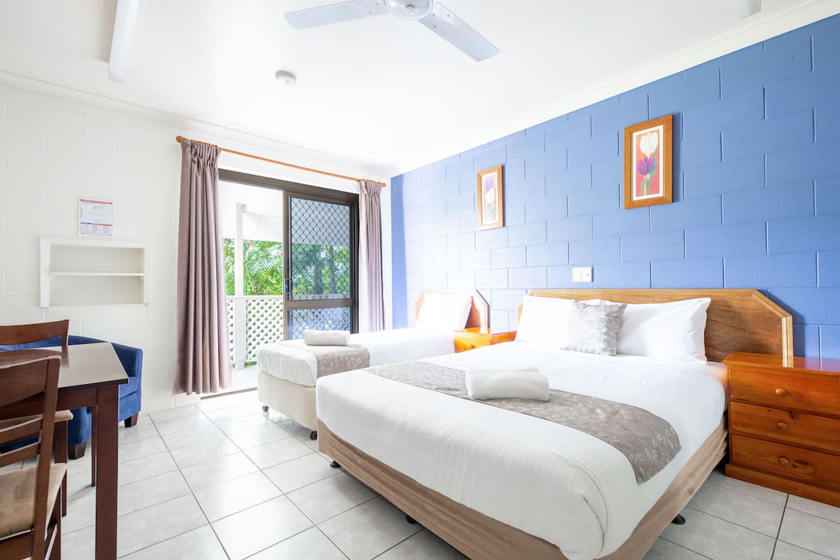 Executive Twin kamer (Spa) | 1 slaapkamer, een bureau, een laptopwerkplek, verduisterende gordijnen