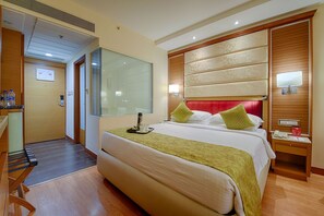 Deluxe-Doppelzimmer, 1 King-Bett, Stadtblick | Hochwertige Bettwaren, Daunenbettdecken